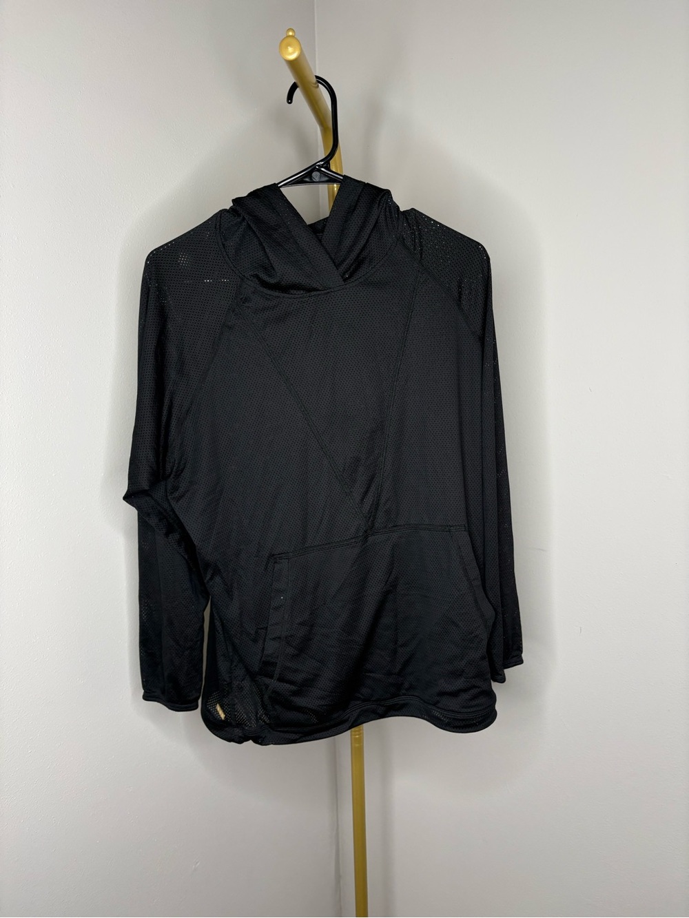 Alala Black Lightweight Hooded Pullover